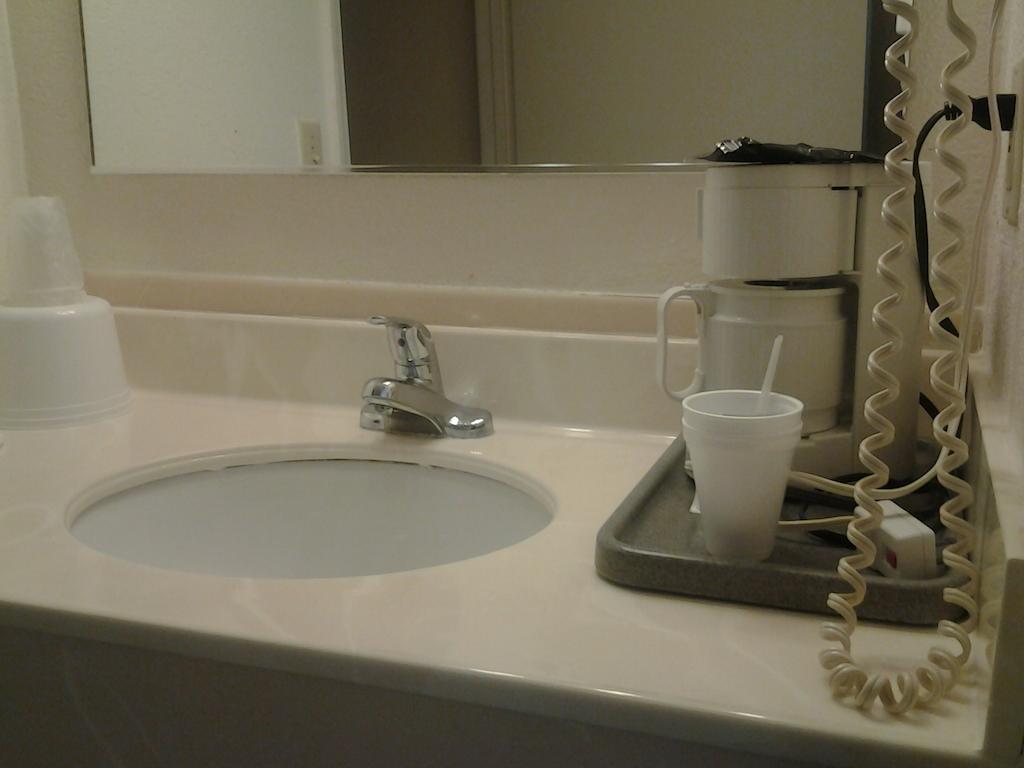 Budget Inn Туларе Экстерьер фото